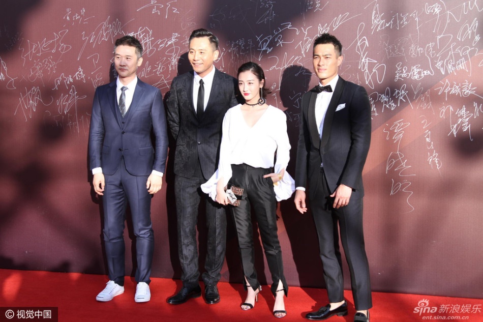 LH Hoa Bieu,  Lieu Nham,  Thanh Long anh 12