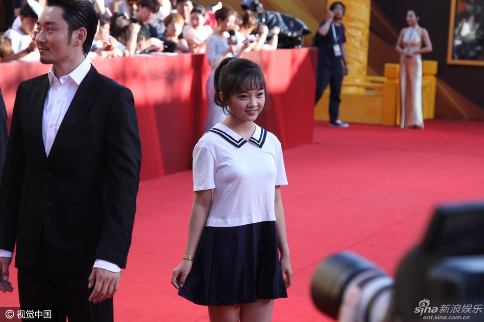 LH Hoa Bieu,  Lieu Nham,  Thanh Long anh 6