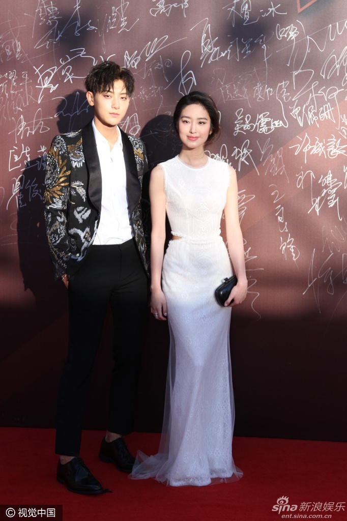 LH Hoa Bieu,  Lieu Nham,  Thanh Long anh 8