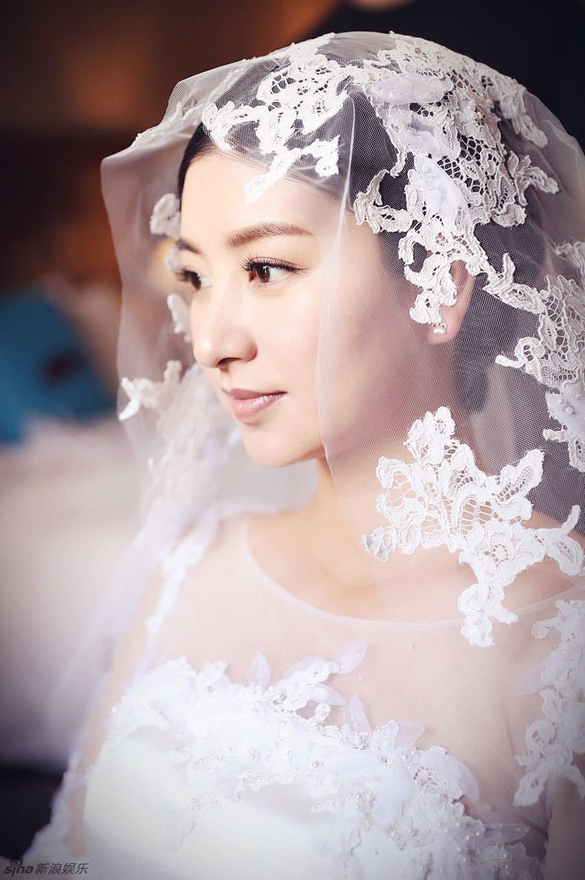 Dam cuoi sao Chan Hoan truyen anh 2