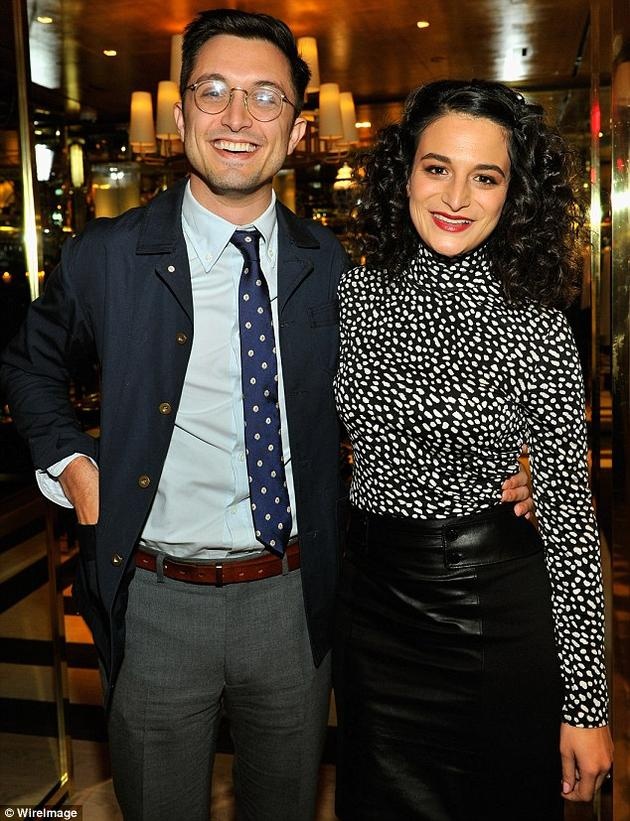 Captain America Chris Evans hen ho anh 3