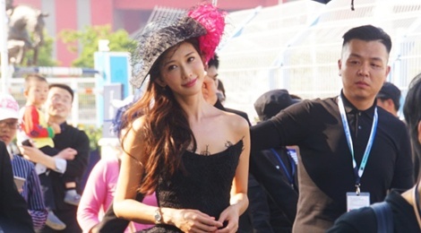 Lam Chi Linh chuong phong cach thoi trang cong nuong hinh anh