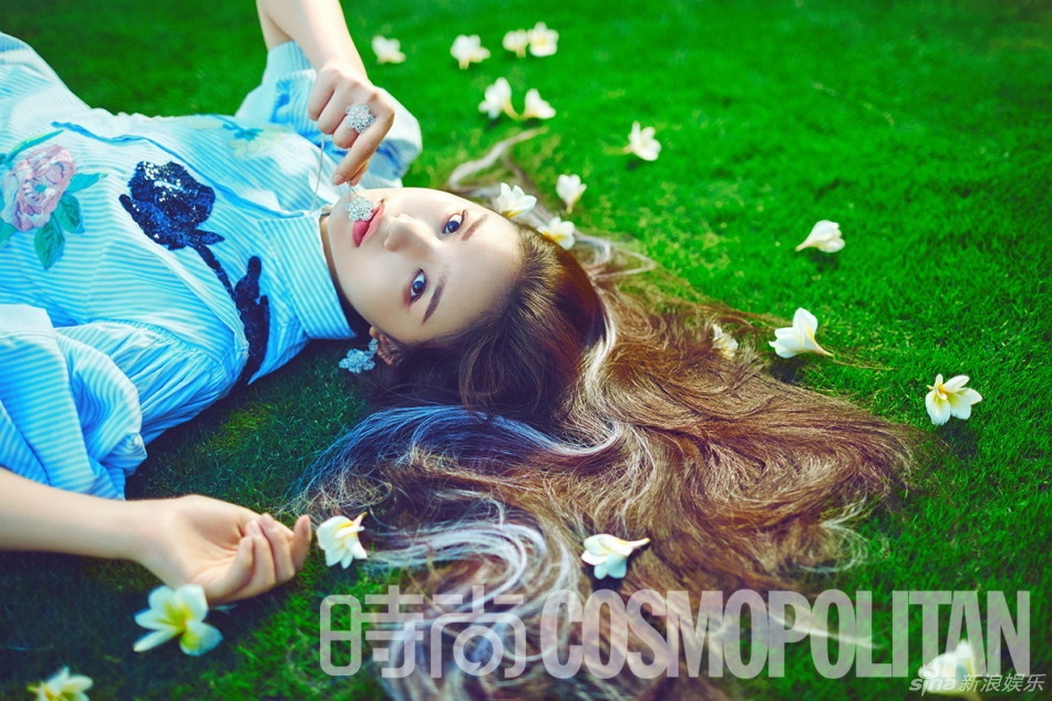 Lam Duan My nhan ngu tren tap chi anh 6