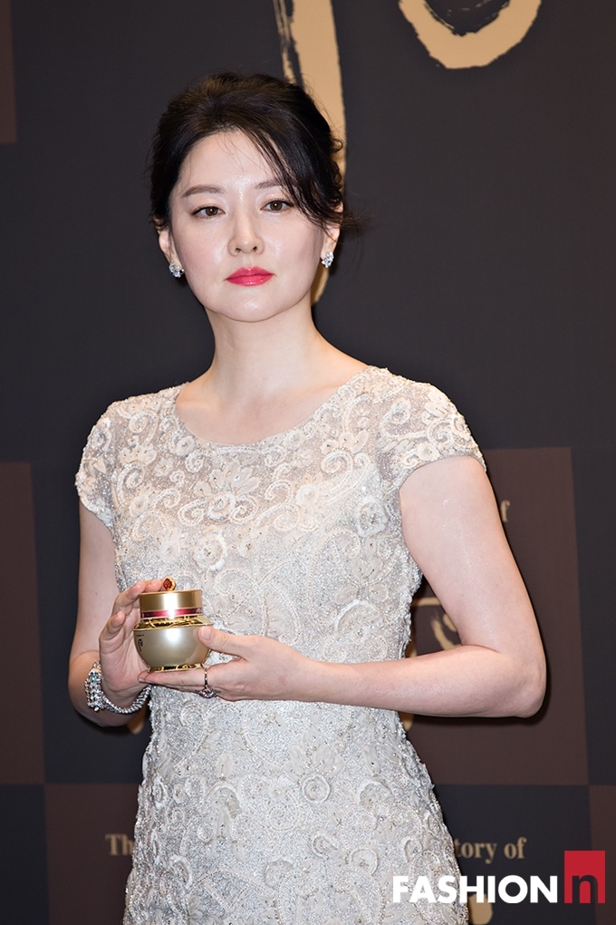 Lee Young Ae o su kien anh 4