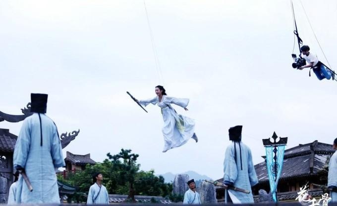 Hau truong phim co trang anh 2