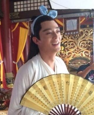 Hau truong phim co trang anh 7