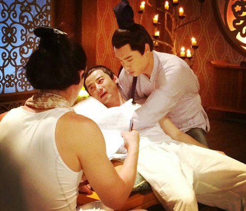 Hau truong phim co trang anh 8