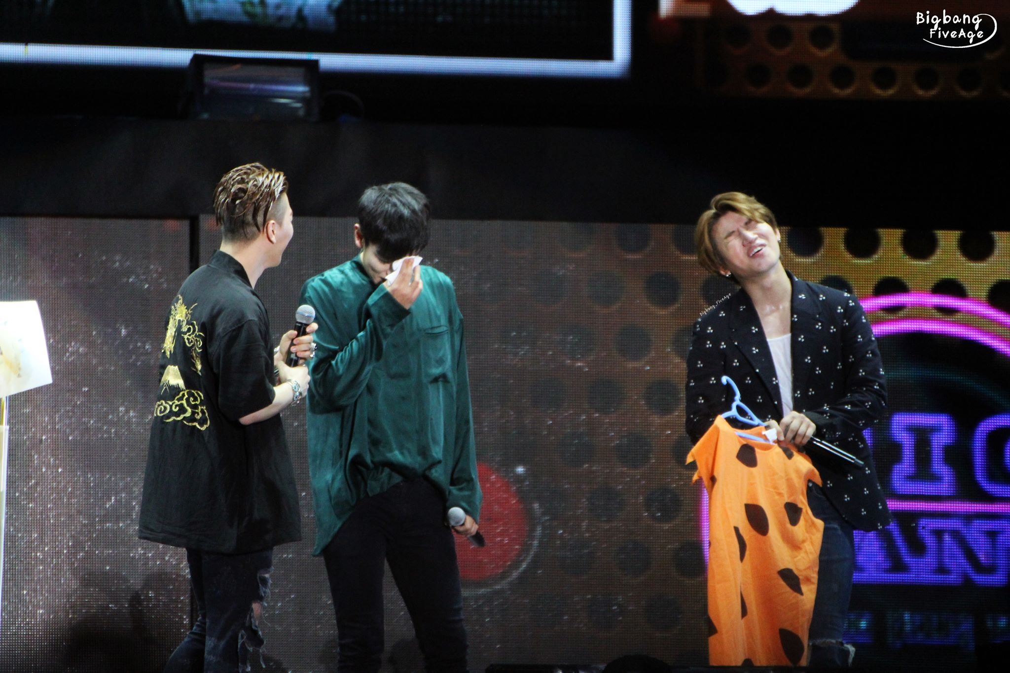 G-Dragon hoa Hoang Phi Hong anh 7