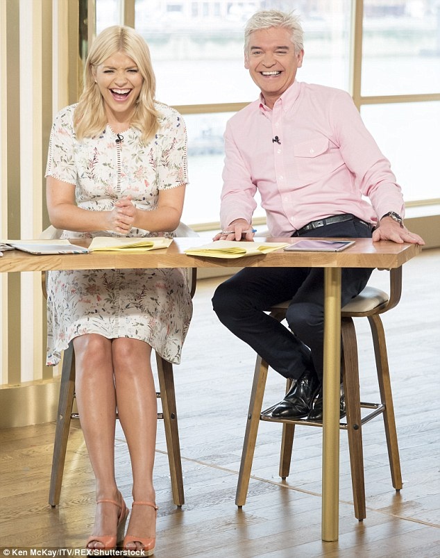 Taylor Swift và Tom Hiddleston hẹn hò giả ảnh 1 Taylor Swift va Tom Hiddleston hen ho gia anh 1