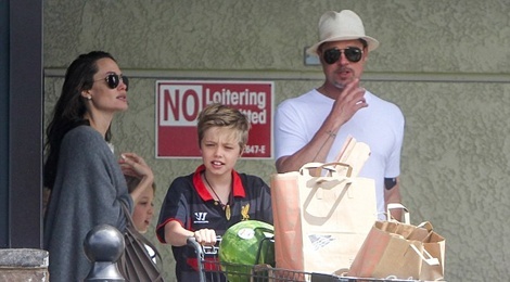 Angelina Jolie va Brad Pitt ben nhau giua tin don ly hon hinh anh