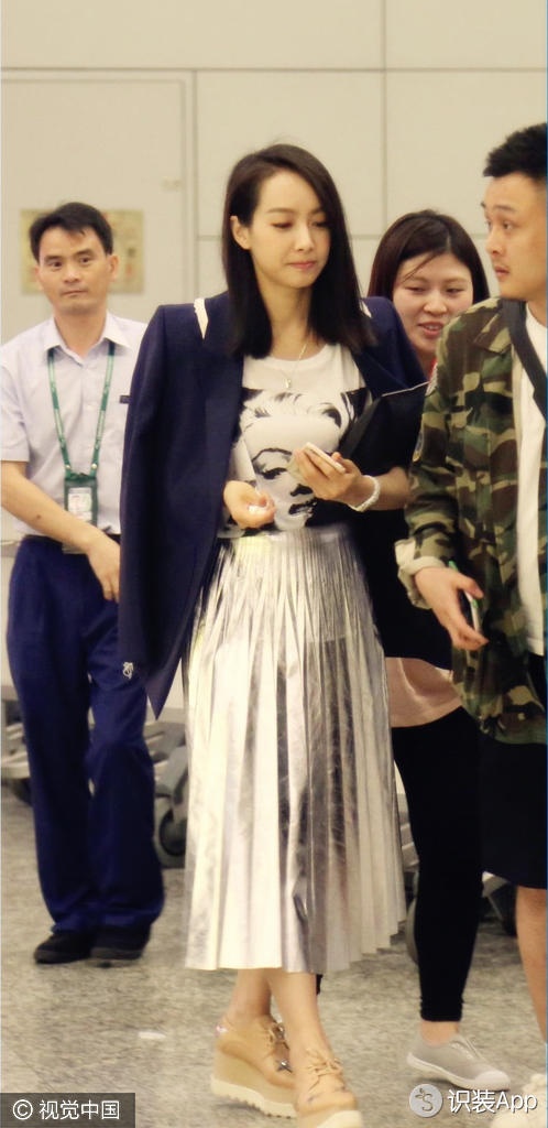 Sao Hoa ngu tre trung voi vay xep ly anh 9