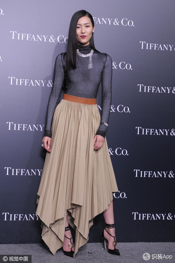 Sao Hoa ngu tre trung voi vay xep ly anh 6