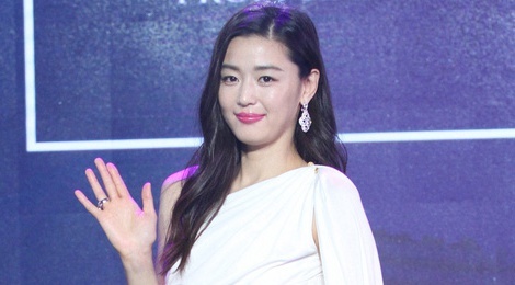 Jeon Ji Hyun thon tha sau sinh nho no luc giam can hinh anh