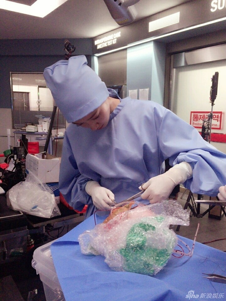 Hau truong phim Doctors anh 2