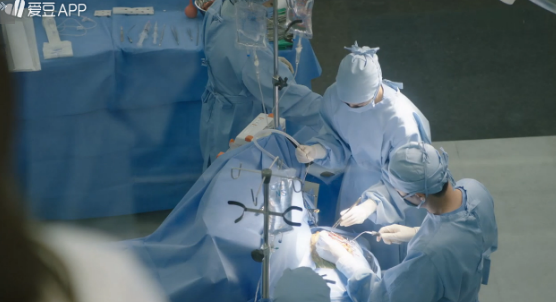 Hau truong phim Doctors anh 1