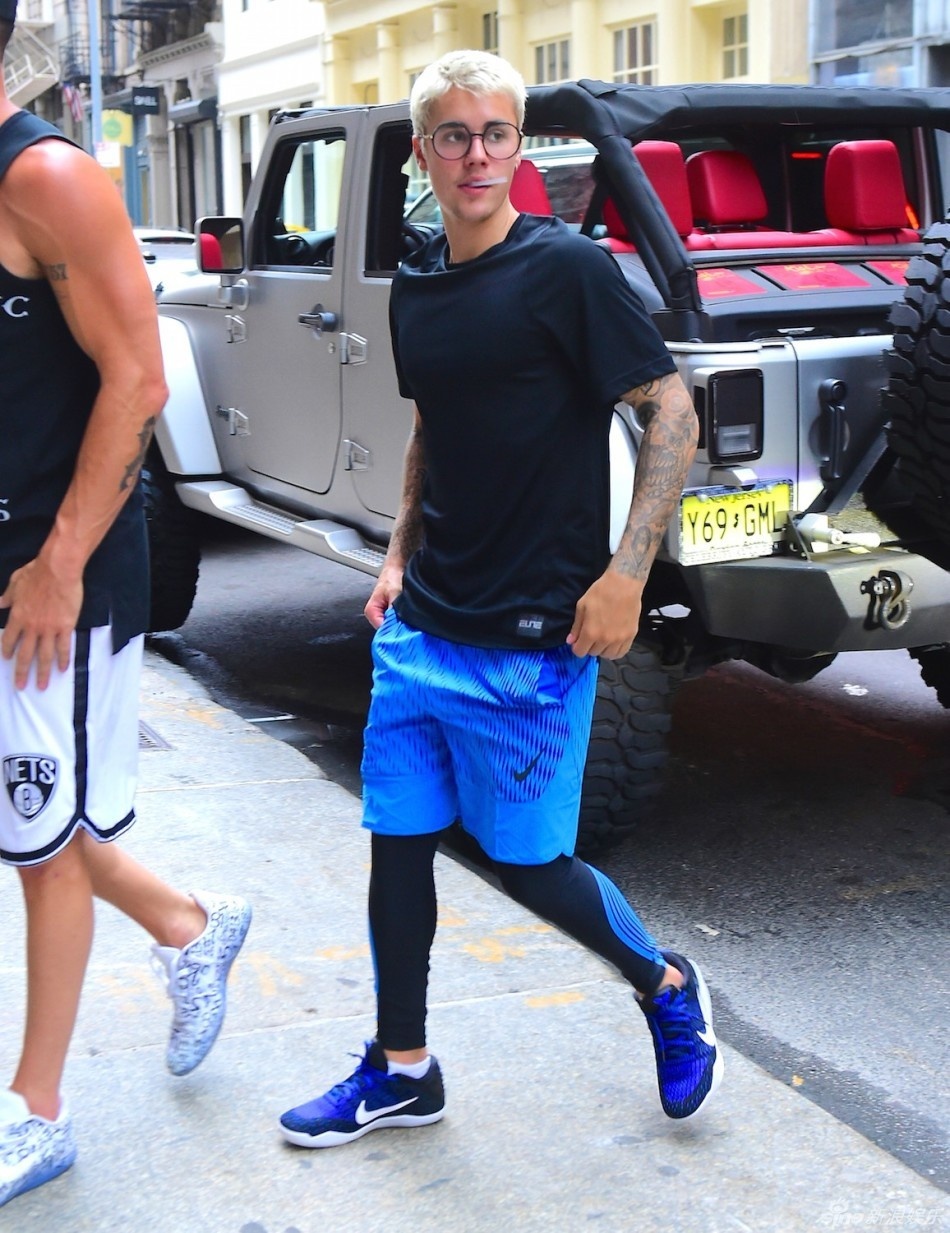 Justin Bieber lo tang le anh 1