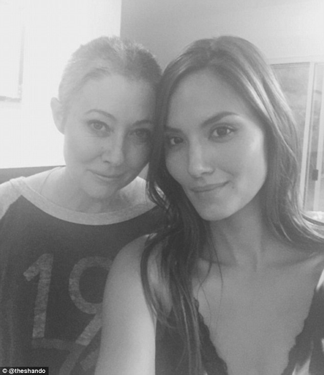 Sao phép thuật cạo đầu vì ung thư ảnh 3 Sao phep thuat cao dau vi ung thu anh 3