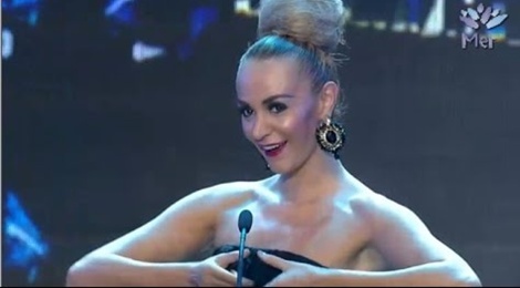 Hoa hau 34 tuoi gian lan trot lot tai cuoc thi quoc te hinh anh