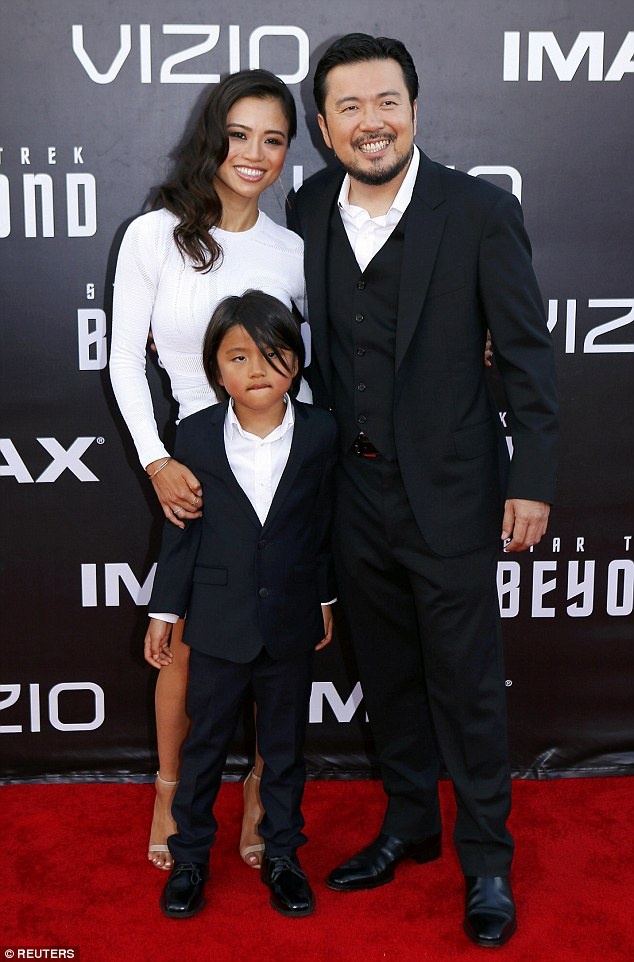 Star Trek ra mat anh 8