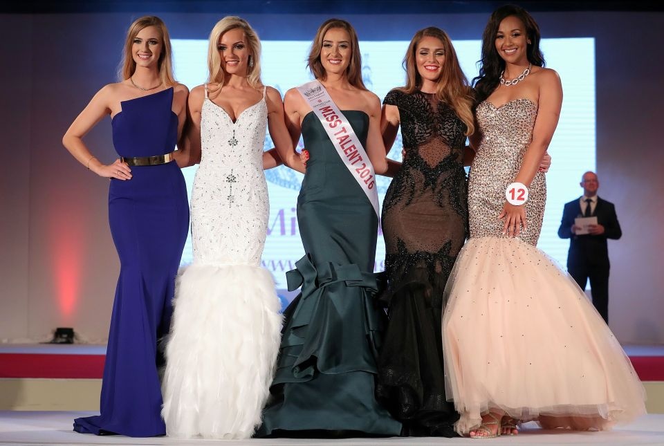 Hoa hậu Anh bị chê tròn trịa ảnh 6 Hoa hau Anh bi che tron tria anh 6