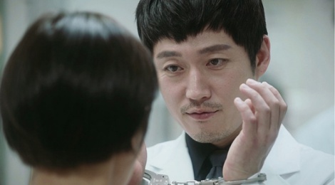 E nguoi xem ky luc, phim cua sao nam Han Quoc bi cat song hinh anh