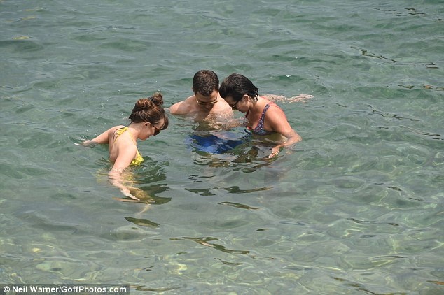 Hau truong 50 sac thai anh 5