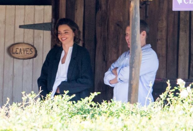 Miradan Kerr va Evan Spiegel ra mat gia dinh anh 5