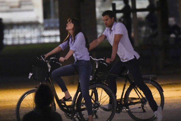 Hau truong 50 sac thai anh 2