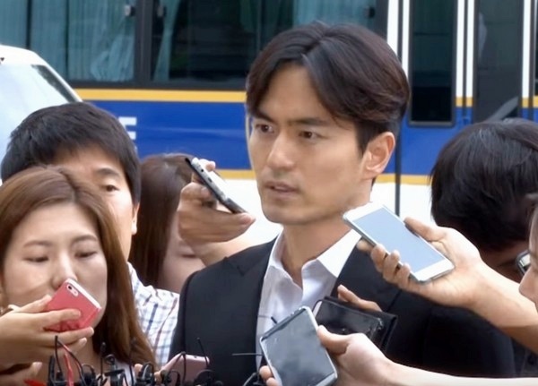 Tai tu Lee Jin Wook bi to cuong hiep anh 1