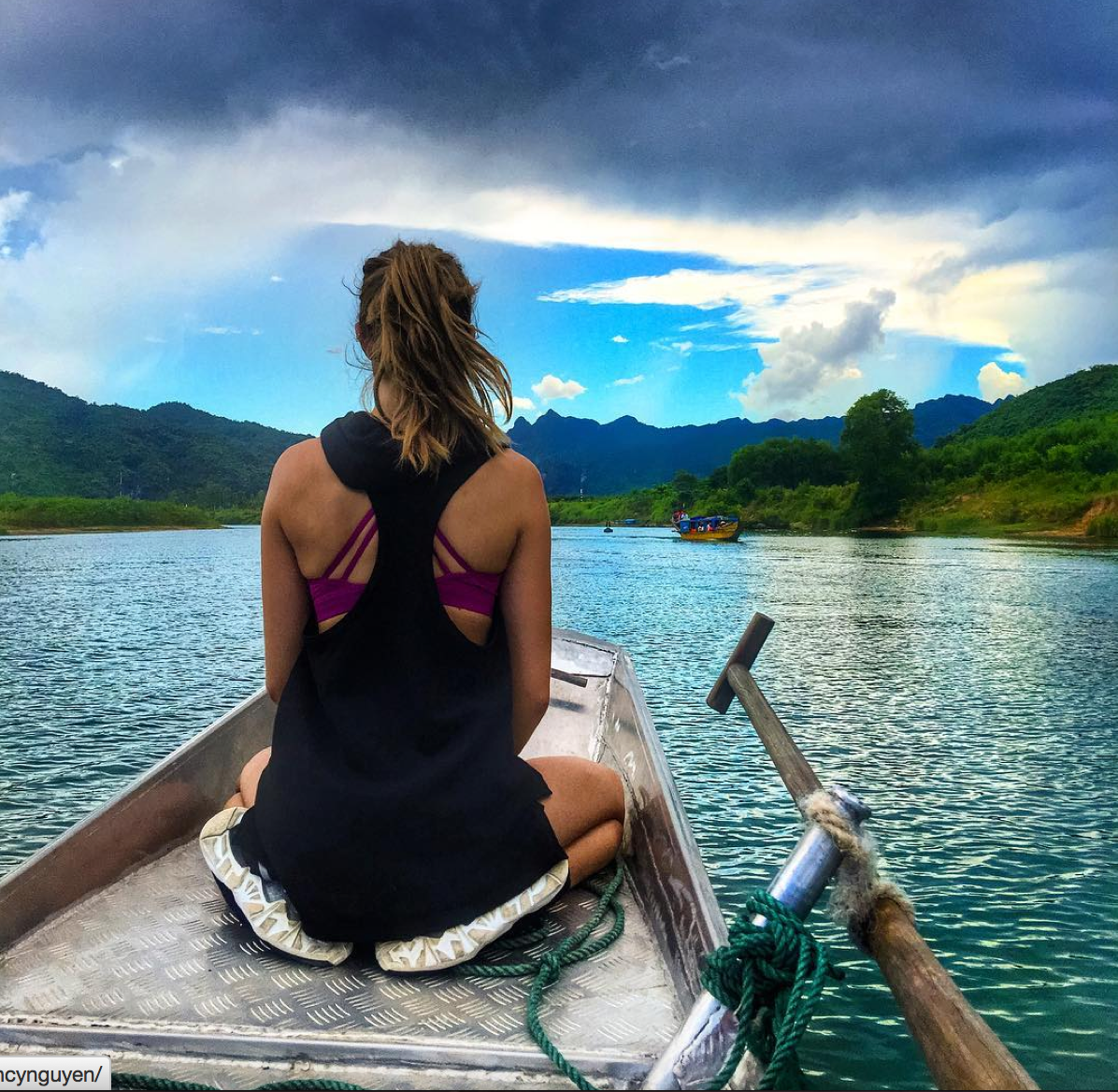 Josephine Skriver o Viet Nam anh 3