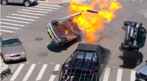 Nhung canh va cham sieu xe tren phim truong 'Transformers 5' hinh anh