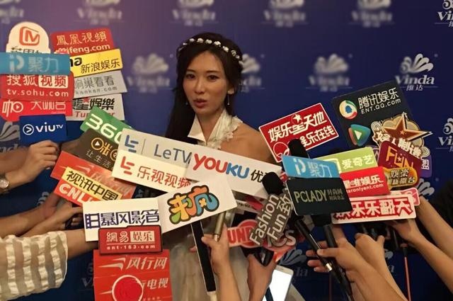 Lam Chi Linh xuat hien sau be boi anh 4