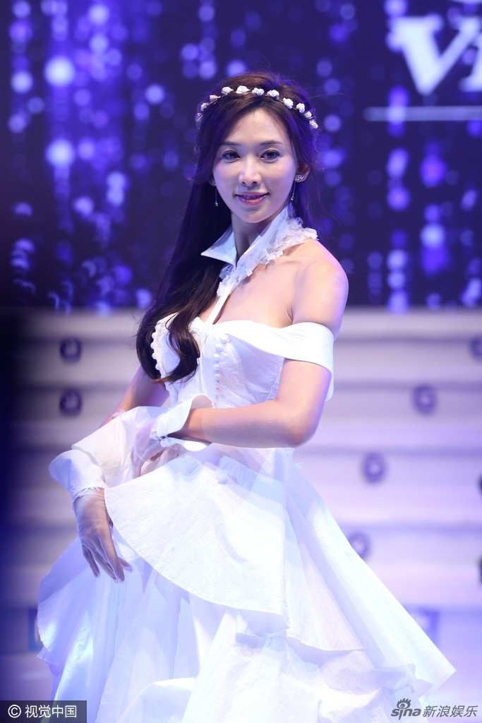 Lam Chi Linh xuat hien sau be boi anh 1