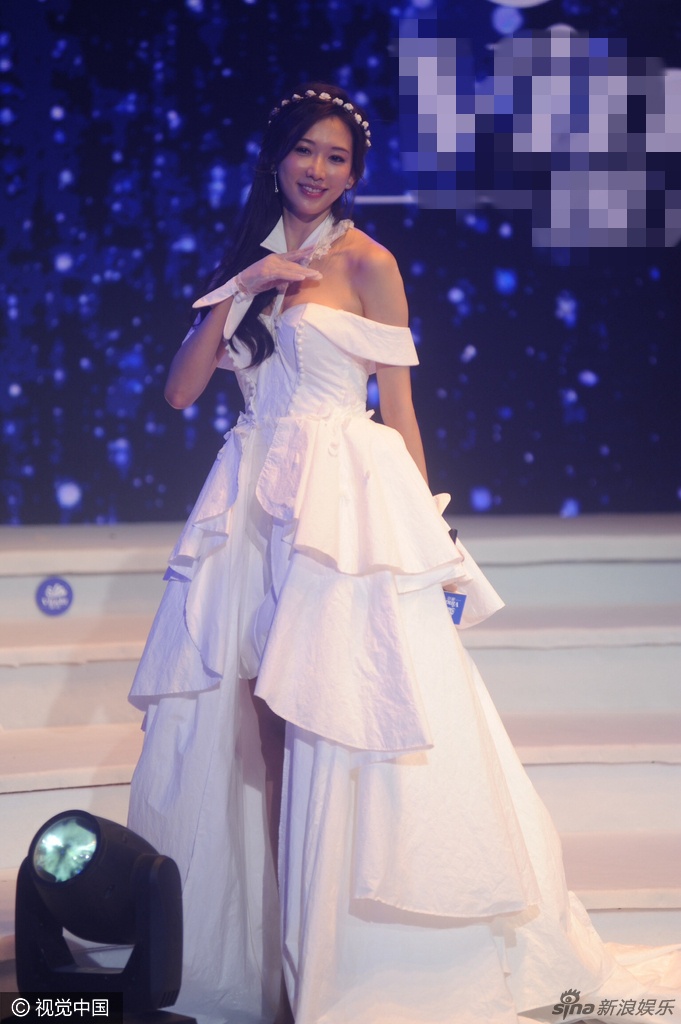 Lam Chi Linh xuat hien sau be boi anh 5