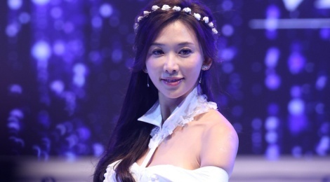 Lam Chi Linh xuat hien goi cam sau be boi voi Tran Quan Hy hinh anh