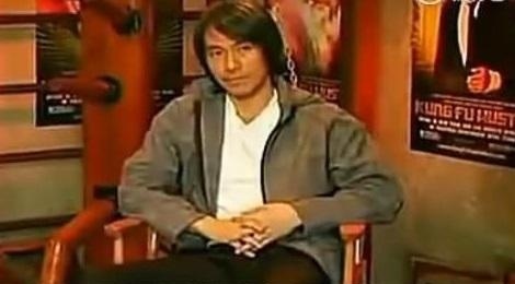 Chau Tinh Tri tung quat mang phong vien tren truyen hinh hinh anh