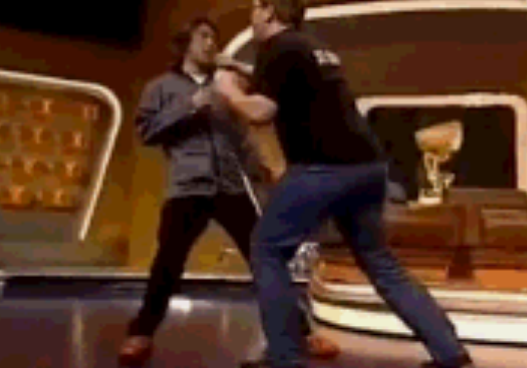 Chau Tinh Tri ca tinh gay go tren truyen hinh anh 2