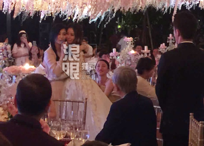 Tinh ban showbiz Hoa ngu anh 4