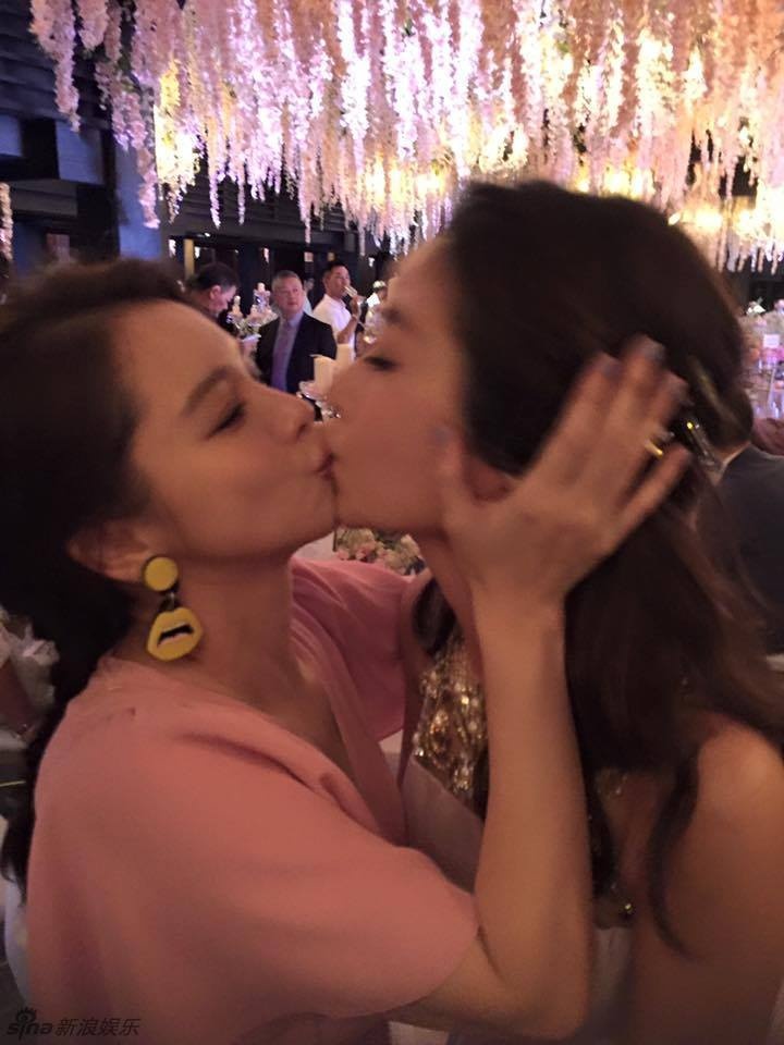 Tinh ban showbiz Hoa ngu anh 12