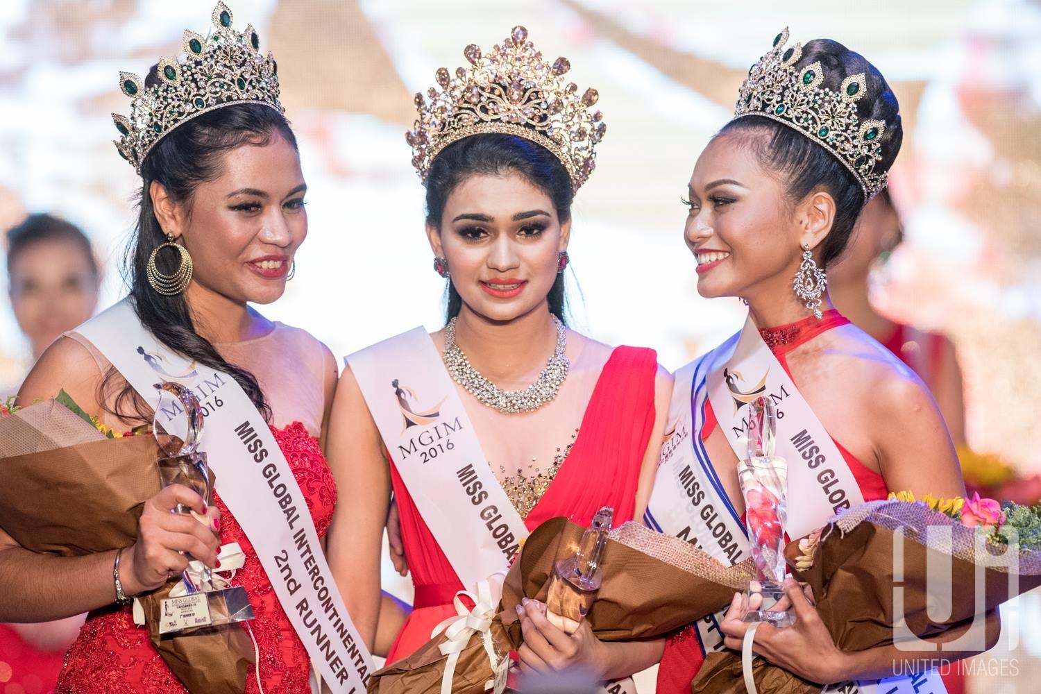 Nhan sắc tranh cãi của Hoa hậu Malaysia ảnh 6 Nhan sac tranh cai cua Hoa hau Malaysia anh 6