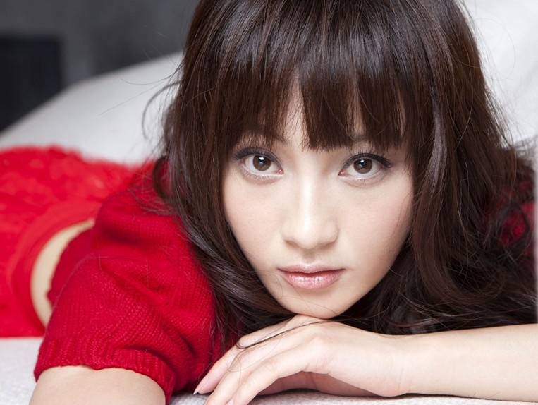 Sao nu 'Hong lau mong' bi to chuyen giat tinh, cuop vai dien hinh anh