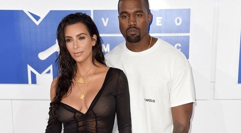 Dan sao an mac tao bao tren tham do MTV VMA 2016 hinh anh