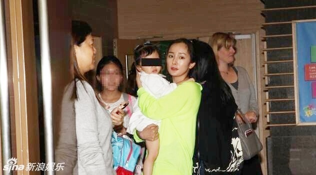 Dương Mịch bên con gái ảnh 1 Duong Mich ben con gai anh 1