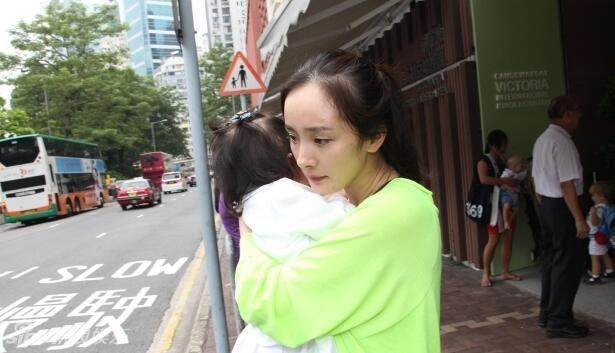 Dương Mịch bên con gái ảnh 2 Duong Mich ben con gai anh 2