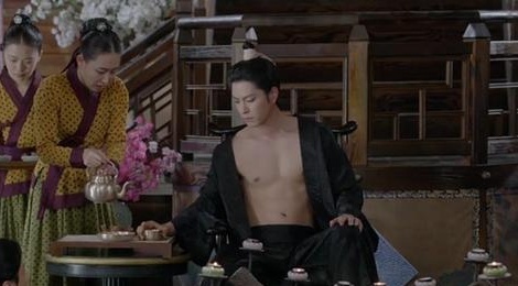 'Nguoi tinh anh trang': Khi khoe than tro nen nham chan hinh anh