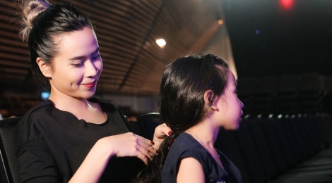 Luu Huong Giang dua con gai den tong duyet The Face hinh anh