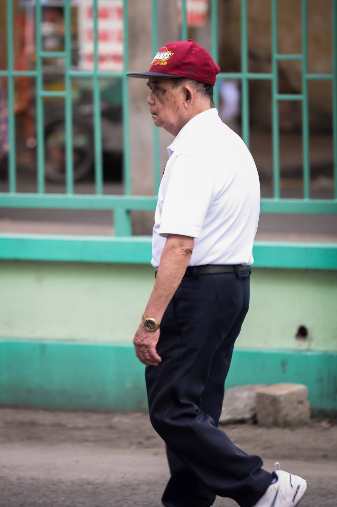 Bo Minh Thuan tuc truc ben con anh 1