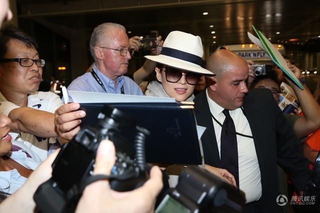 Pham Bang Bang va Chuong Tu Di tai LHP anh 2