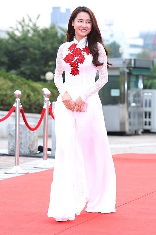 Nhã Phương nhận giải ở Hàn ảnh 1 Nha Phuong nhan giai o Han anh 1