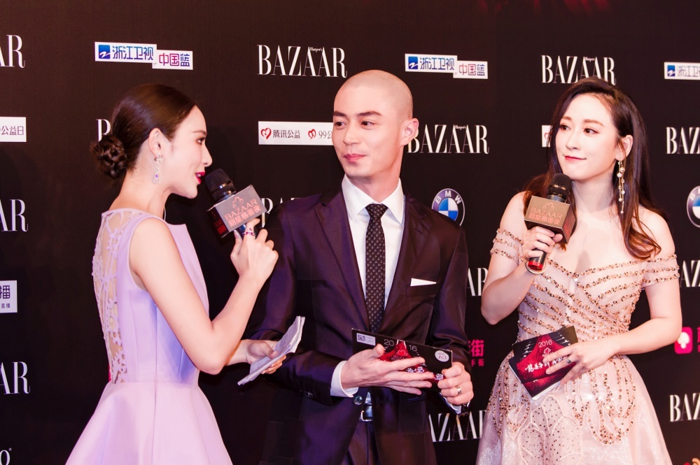 Hau truong showbiz Hoa ngu anh 3